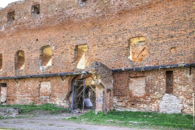 Город на немане 6 букв. Неман замок рагнит. рагнит замок герман. город неман калининградской области. руины городе неман замок рогрид.