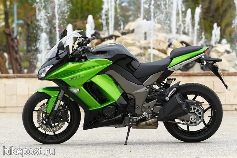 Мотоцикл zzr 1400. Спортивный байк кавасаки ниндзя. Мотоцикл кавасаки ninja 300. Kawasaki z500 2024. Кавасаки ninja 300.