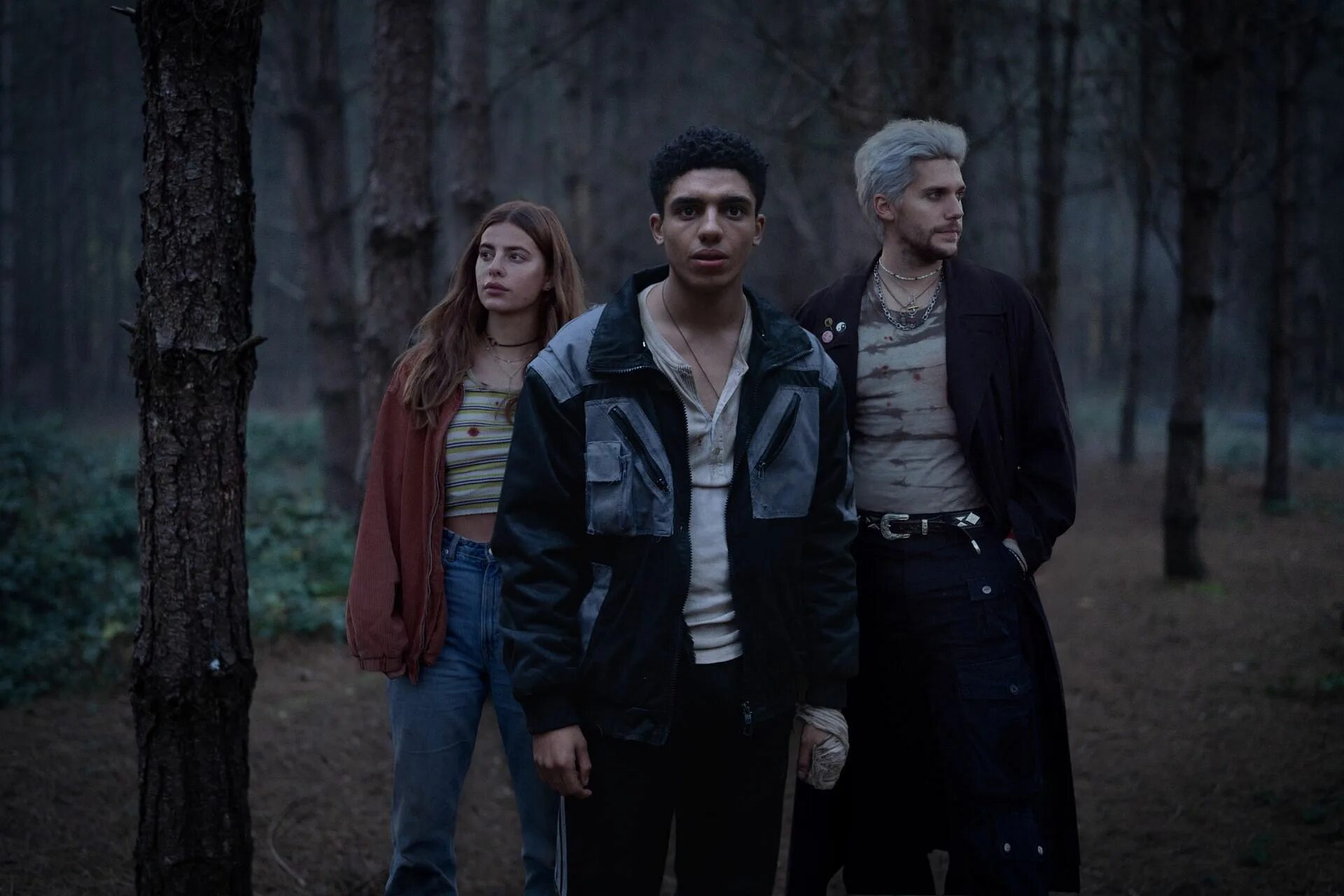 When the devil speaks. Дьявол-полукровка сериал 2022 кадры. Дьявол-полукровка 1 сезон. Нетфликс сериалы дьявол полукровка. Демон полукровка Нетфликс.