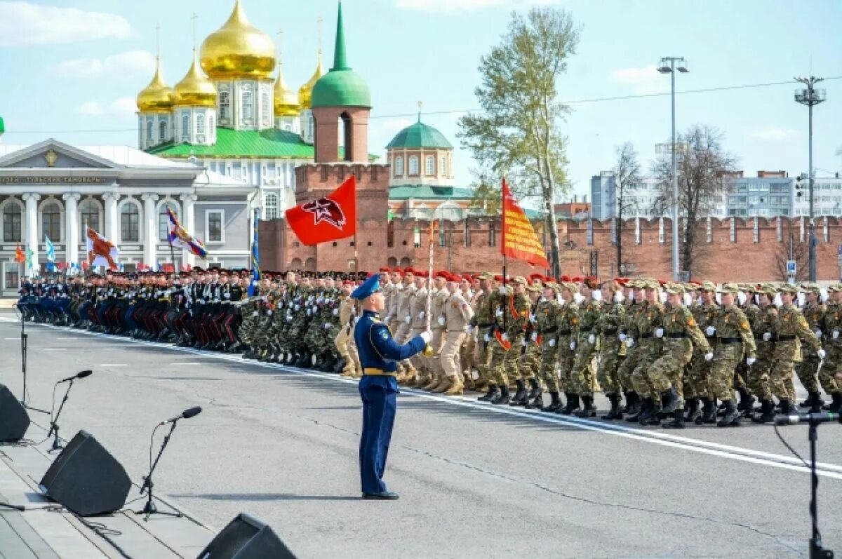 Парад 9 мая. День Победы парад. Парад в городе. 9 Мая парад Победы. Парад городе 9 мая