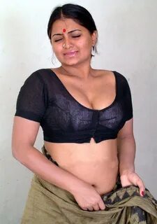 HOT Actress Preethi Rangayani Hot Saree Drop Photos.