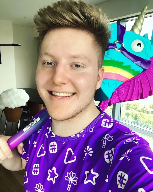 Видео поззи. Поззи поззи поззи. Поззи ютубер. Видео поззи. Видео поззи.