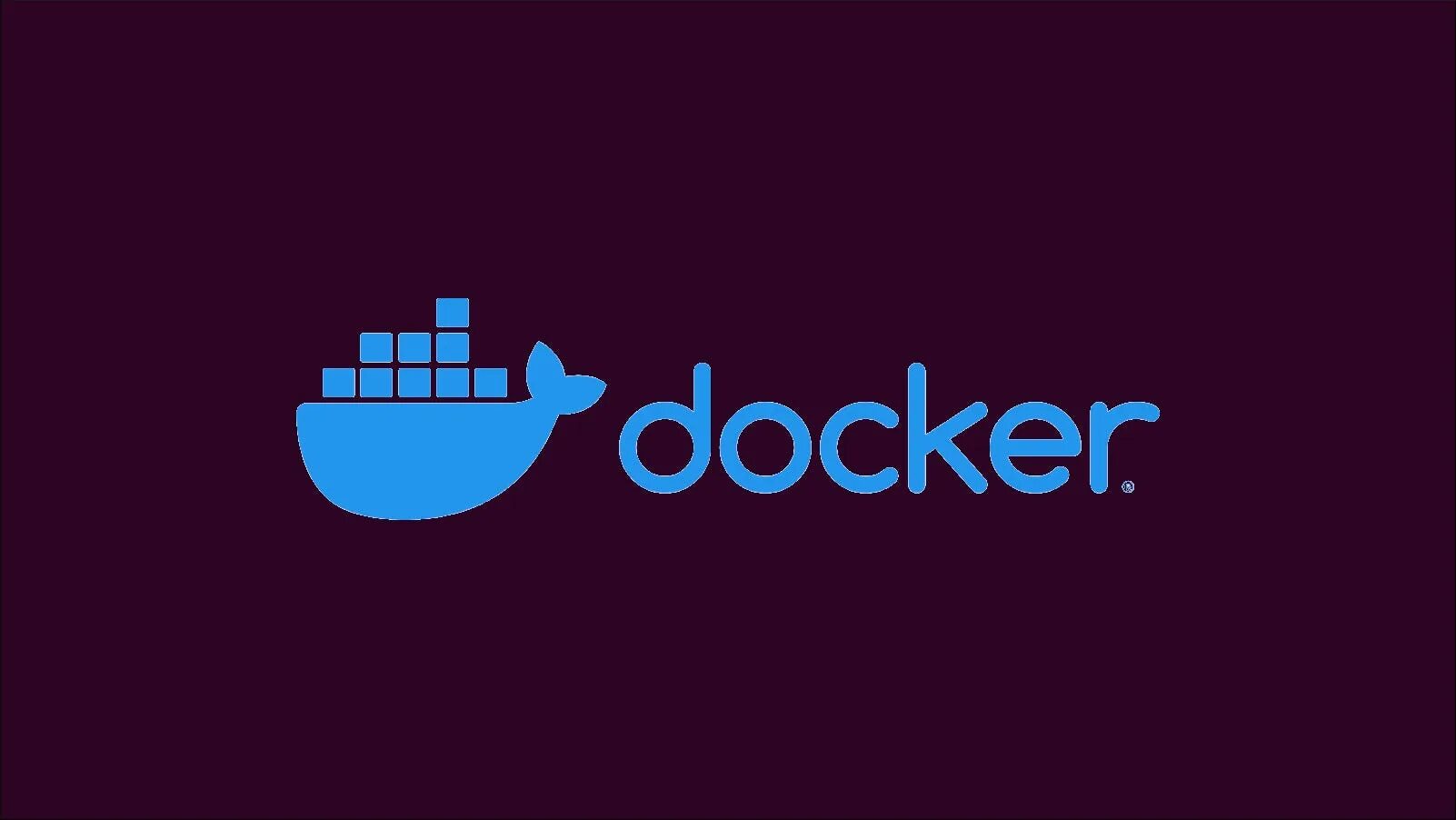Как запустить контейнер. Docker. Docker font. Попкорн "docker's".