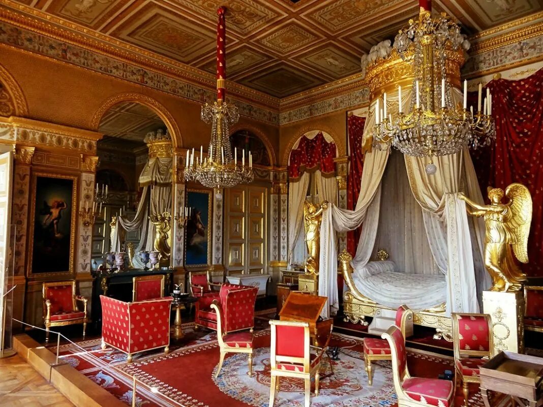 Царский дворец комната. Версальский дворец спальня короля. Королевская спальня Версальского дворца Франция. Версальский дворец покои королевы. Апартаменты королевы Версальский дворец.
