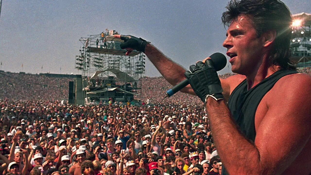 Wembley 1985. Live Aid 1985 Wembley. Wembley Stadium 1985. Концерт Live Aid 1985 Queen. Квин стадион уэмбли