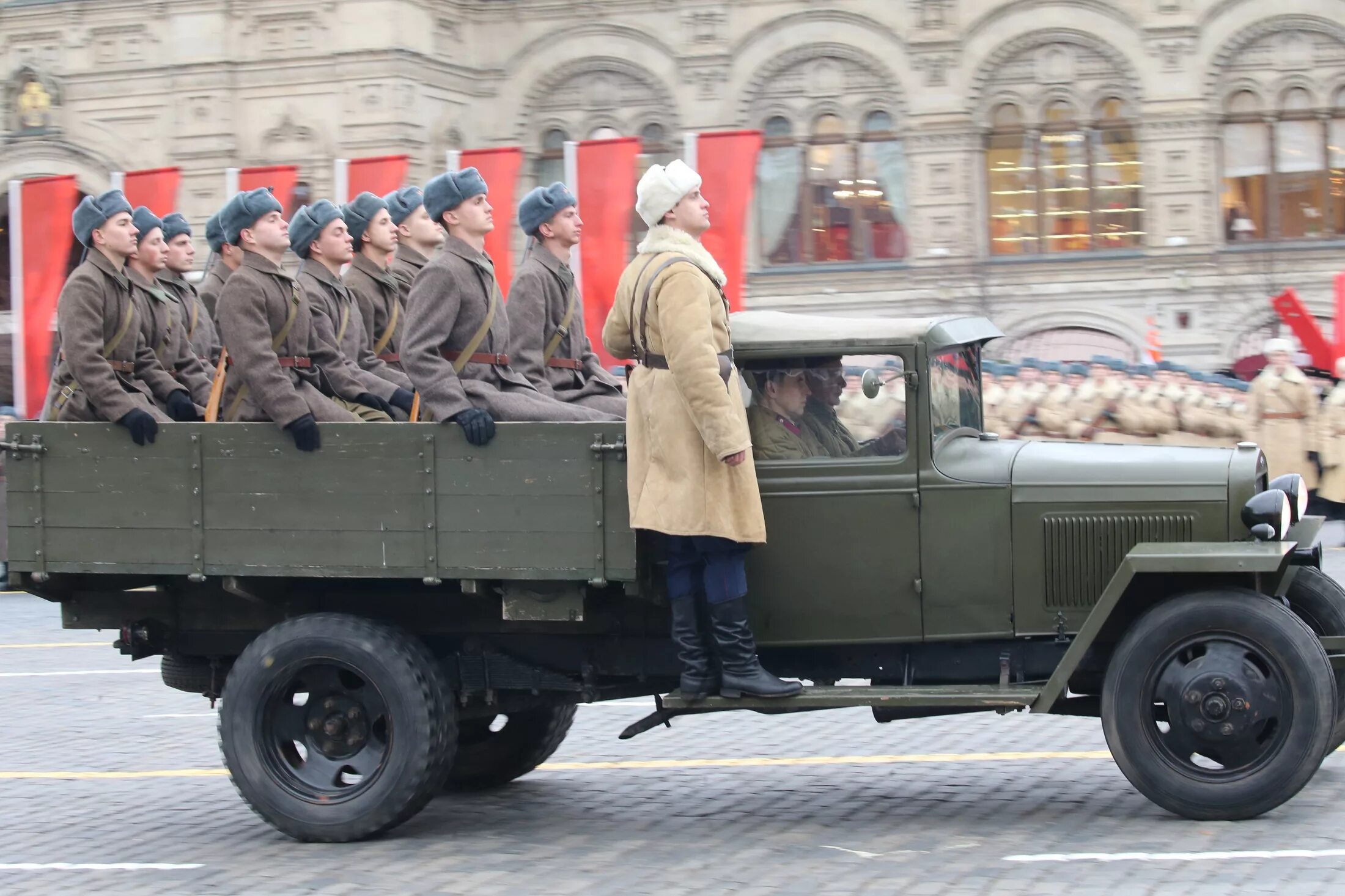 Парад 7 ноября 1941. Парад на красной площади 1941. Парад на красной площади 7 ноября 1941 года. Реконструкция парада 7 ноября 1941 года. Где проходил военный парад 7 ноября 1941