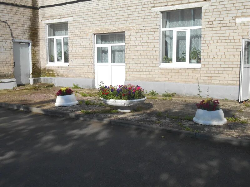 Рощинская 27 гатчина. Рощинская 27 гатчина. Интернат гатчина рощинская. Гатчинский психоневрологический интернат рощинская ул. Гатчинский психоневрологический интернат рощинская ул.