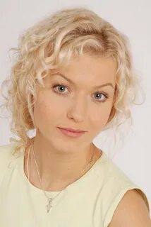 Avtobus bekati orqasida emizish surati