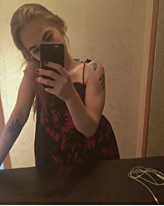 Младше девочка телеграмм