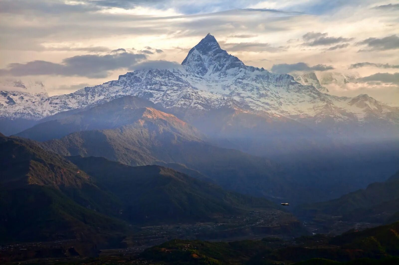 Гималаи высота над уровнем моря. Вершина Мачапучаре Непал. Покхара Аннапурна. Покхара горы Аннапурна. Катманду Непал горы.