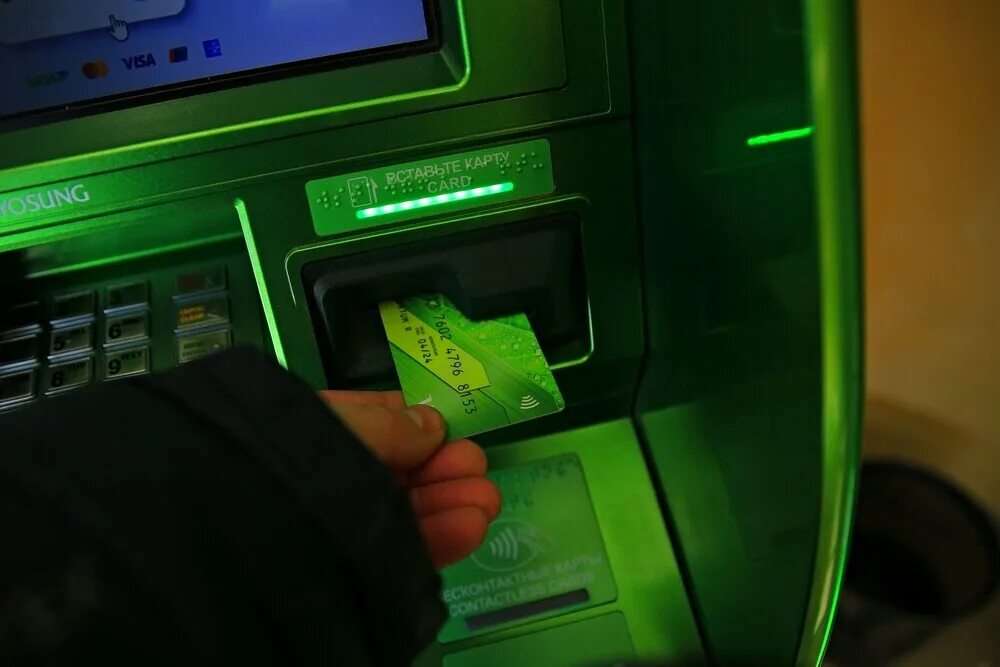 Виртуальный банкомат сбербанка. Китайские банкоматы Сбербанка. Самый первый Банкомат Сбербанка. Биометрический терминал Сбербанк. Банкомат Сбербанка 2022.