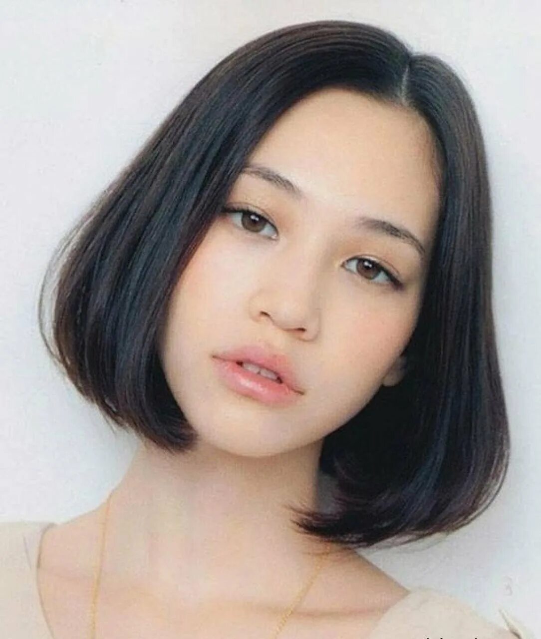 Каре 2022 корея. Стрижки для азиаток. Прически на азиатский тип лица. Причёска rambut bob. Haircut korean каре.