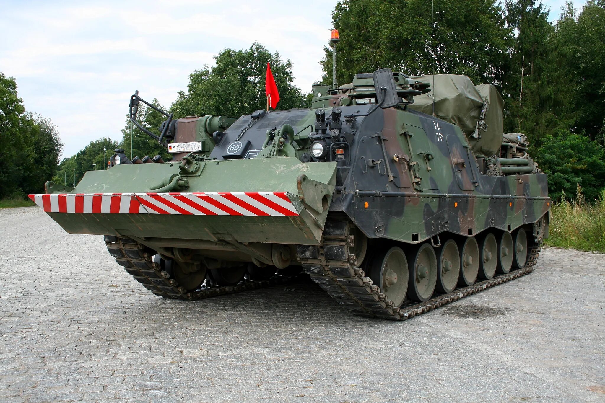 Брэм Bergepanzer 3. Брэм Leopard 2 arv. Брэм Bergepanzer 3 Büffel. Брэм-2 - бронированная ремонтно-эвакуационная машина. Ремонтно эвакуационная машина