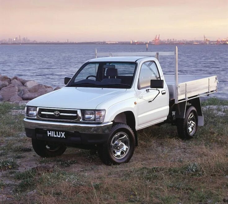 Toyota Hilux Single Cab 2008 года выпуска для рынка Южной Африки. Фото 8. VERcit