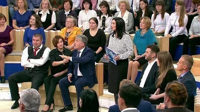 Время покажет 30 10. Время покажет 2015. участницы время покажет. тв онлайн время покажет сегодня. постоянные участники программы время покажет.