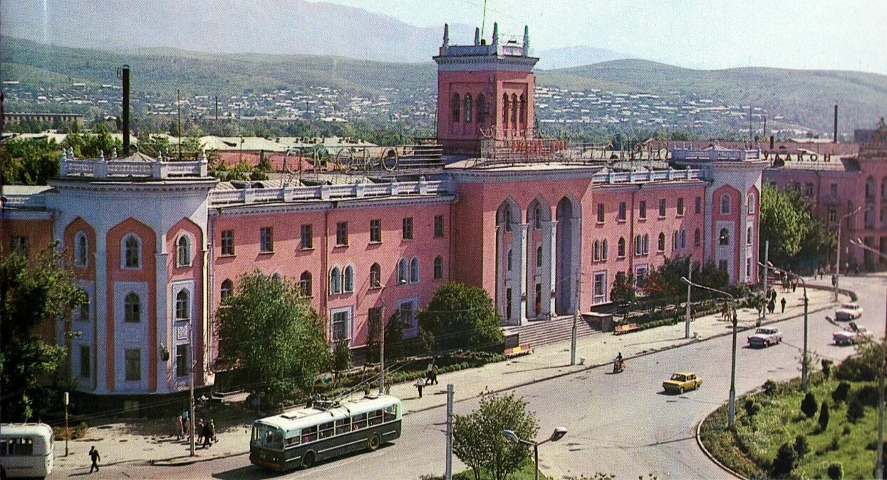 Душанбе улица Айни. Душанбе 1980. Сталинабад Душанбе. Площадь Айни в Душанбе.