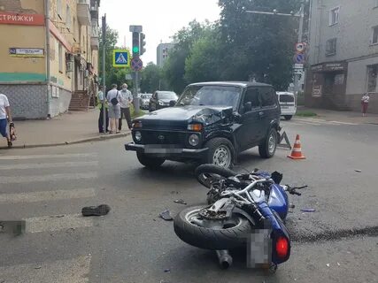 Мотоцикл на перекрестке