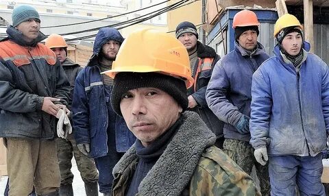 Таджик работает