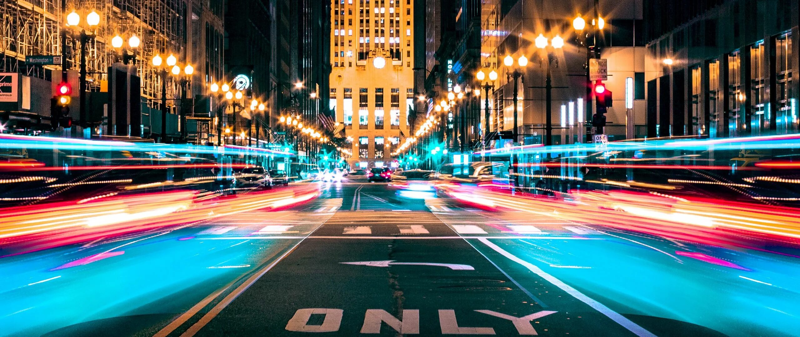 Небоскребы найт сити. Ночной город обои 2560 х 1080. Ультраширокие обои. Динамичный город. Даллас штат техас.