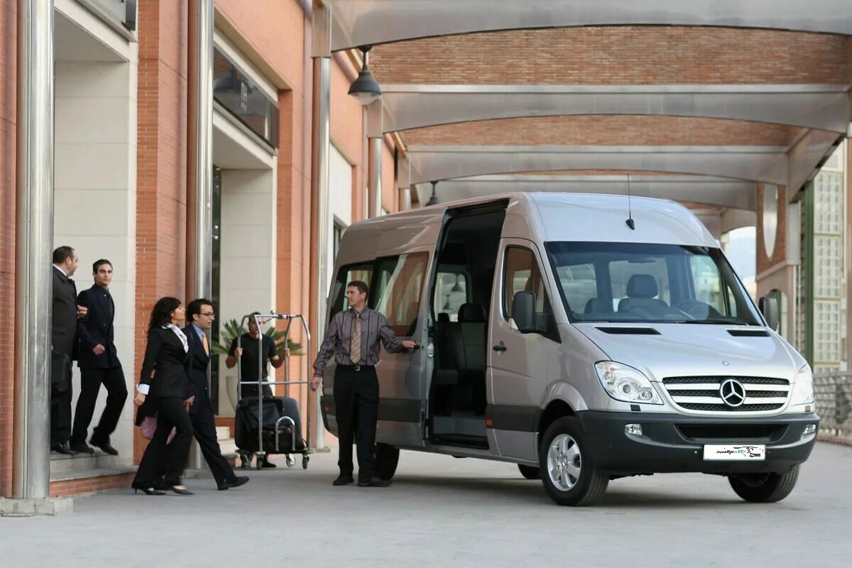Транспортное обслуживание. Setra автобус comfortclass s 511 hd. Трансфер минивэн. Мерседес спринтер на 40 мест. Мерседес виано трансфер.