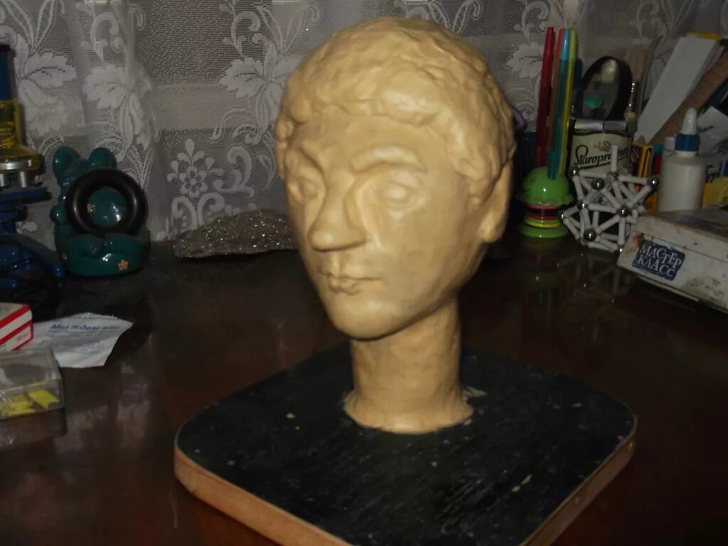 Голова из скульптурного пластилина. Скульптура лепка головы человека. Скульптура человека из пластилина. Лепка головы из скульптурного пластилина. Голова из пластилина 6