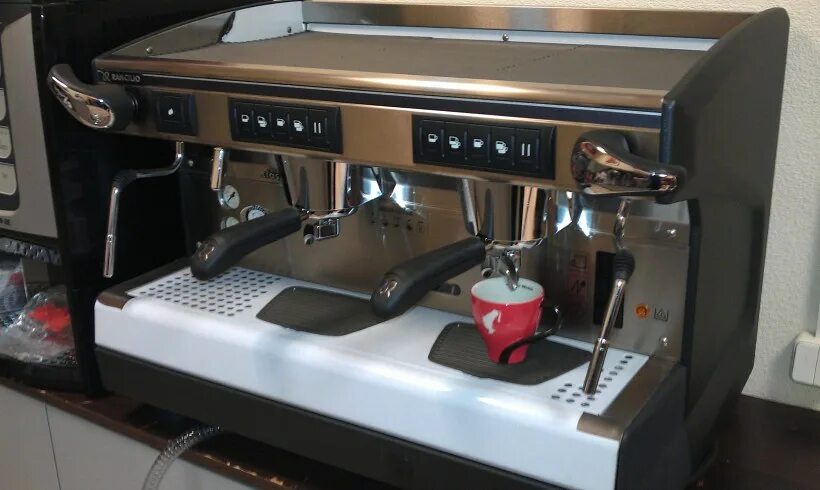 Rancilio epoca. Кофемашина rancilio classe 7. кофемашина rancilio 2 gr. кофемашина rancilio epoca 1gr. кофемашина rancilio classe 7 s2 branded jm.