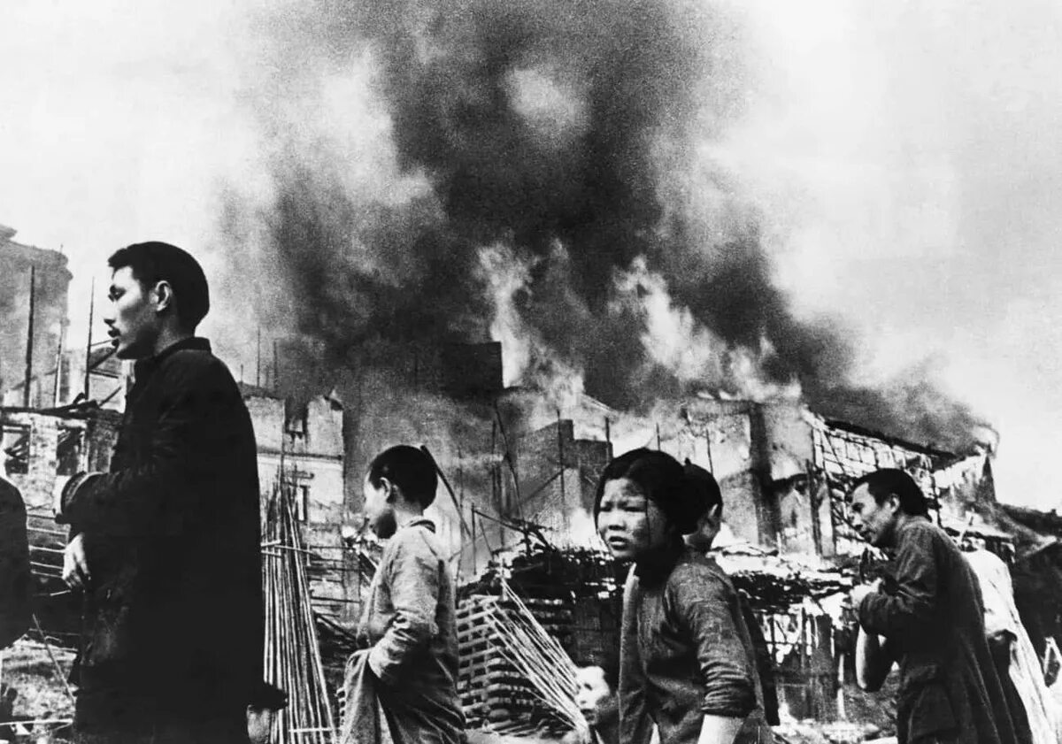 Нападение японии на китай в 1937 карта. Против агрессии китая. Китайцы против. Агрессивный японец. Против агрессии китая.