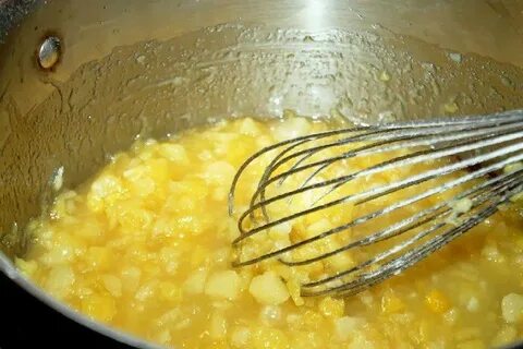Молиться консервированным ананасом