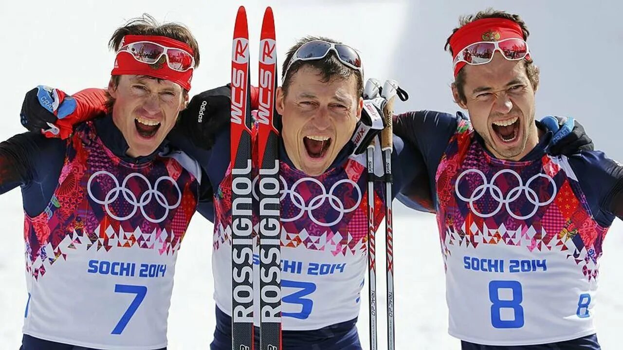 Три лыжных спортсмена
