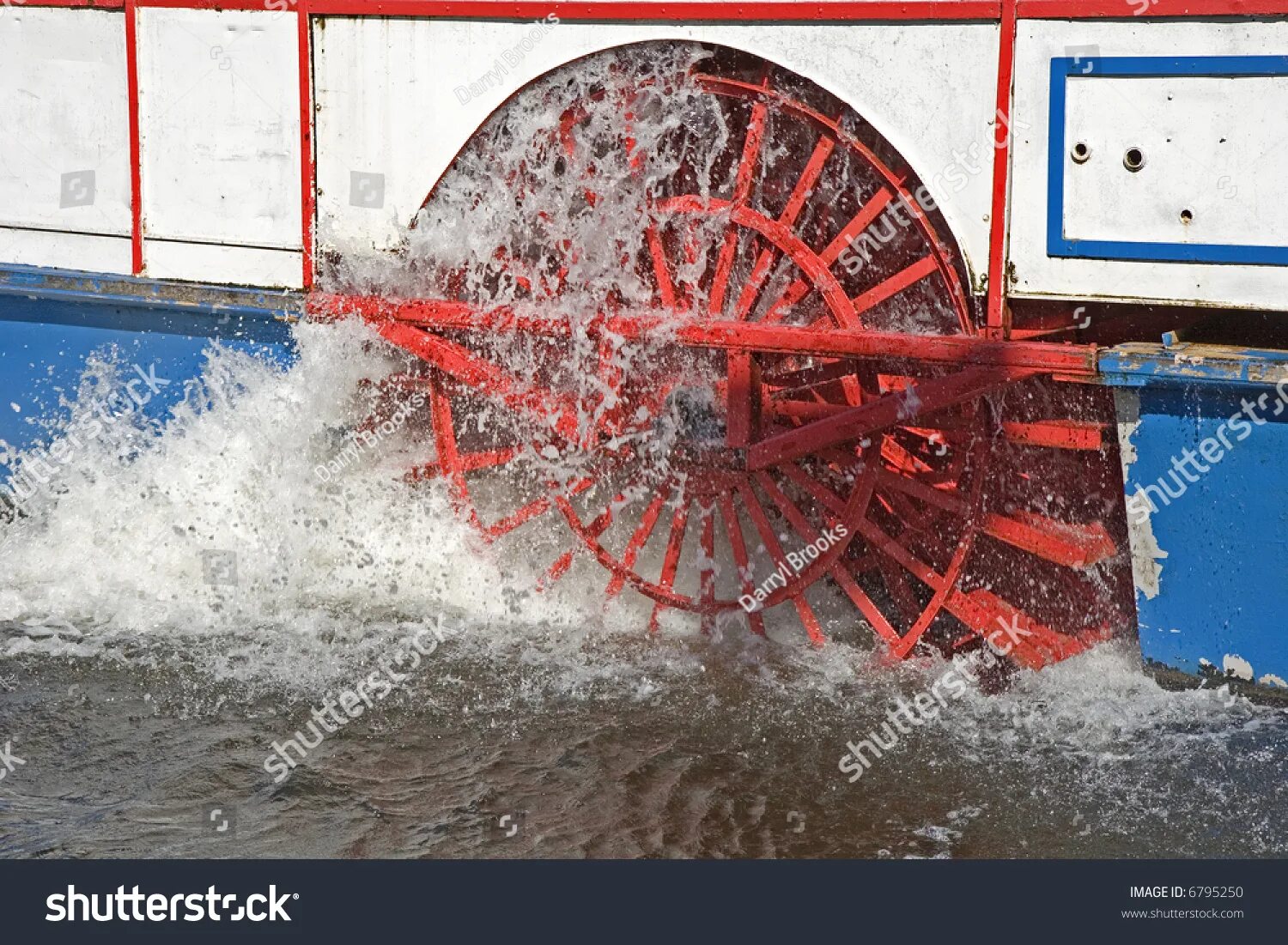 Лопасть пароходного колеса. Гребное колесо с лопастями. Колесный катер русич. Лопасть пароходного колеса 5 букв. Берда.