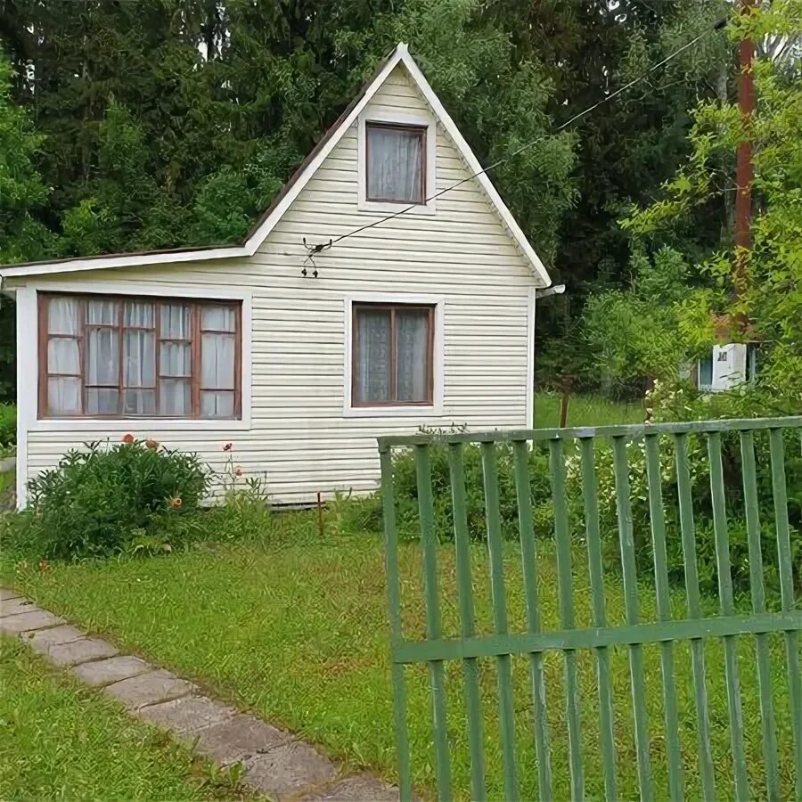 Дача молодечненское направление по ходу электрички. Дома по ходу электрички. Платформа лианозово электричка. Дачные домики с пропиской. Иволга электропоезд интерьер.