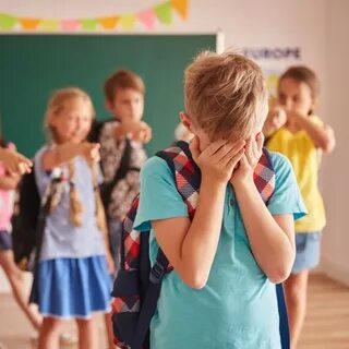 Ребенка в школе обижает одноклассник