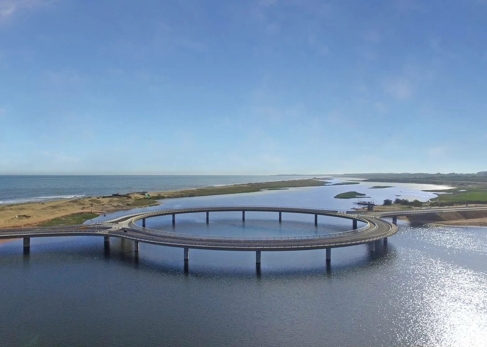 Bridge round