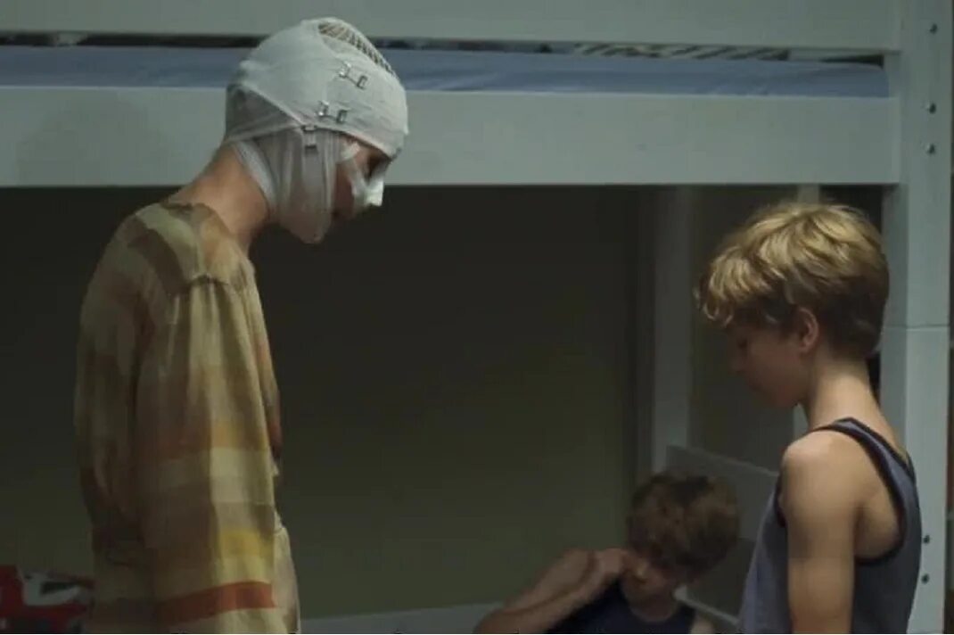 Я вижу, я вижу» (ich seh, ich seh, 2014). Спокойной ночи мамочка 2022. Николас кроветти. Спокойной ночи мамочка на русском. Лукас и элиас шварц.