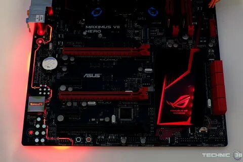 Красная материнская плата asus