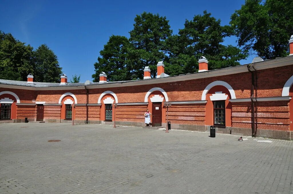 Здания кронштадта. Здание арсенала в кронштадте. исторические здания в кронштадте. кронштадт достопримечательности. кронштадт достопримечательности фото.