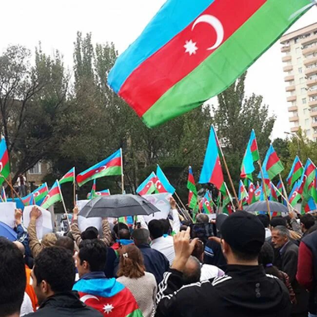 Azeri pro. Митинги в Азербайджане. Политическая партия в Азербайджан. Азербайджанцы в России. Митинг в Баку.