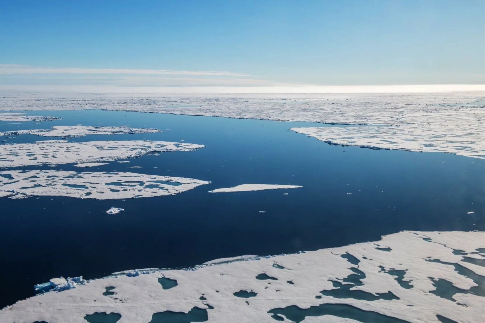 Река бассейна восточно сибирского моря. Северный Ледовитый океан Восточно-Сибирское море. Арктика море Лаптевых. Моря Восточно Сибирское Карское. Северно Ледовитый океан море Лаптевых.