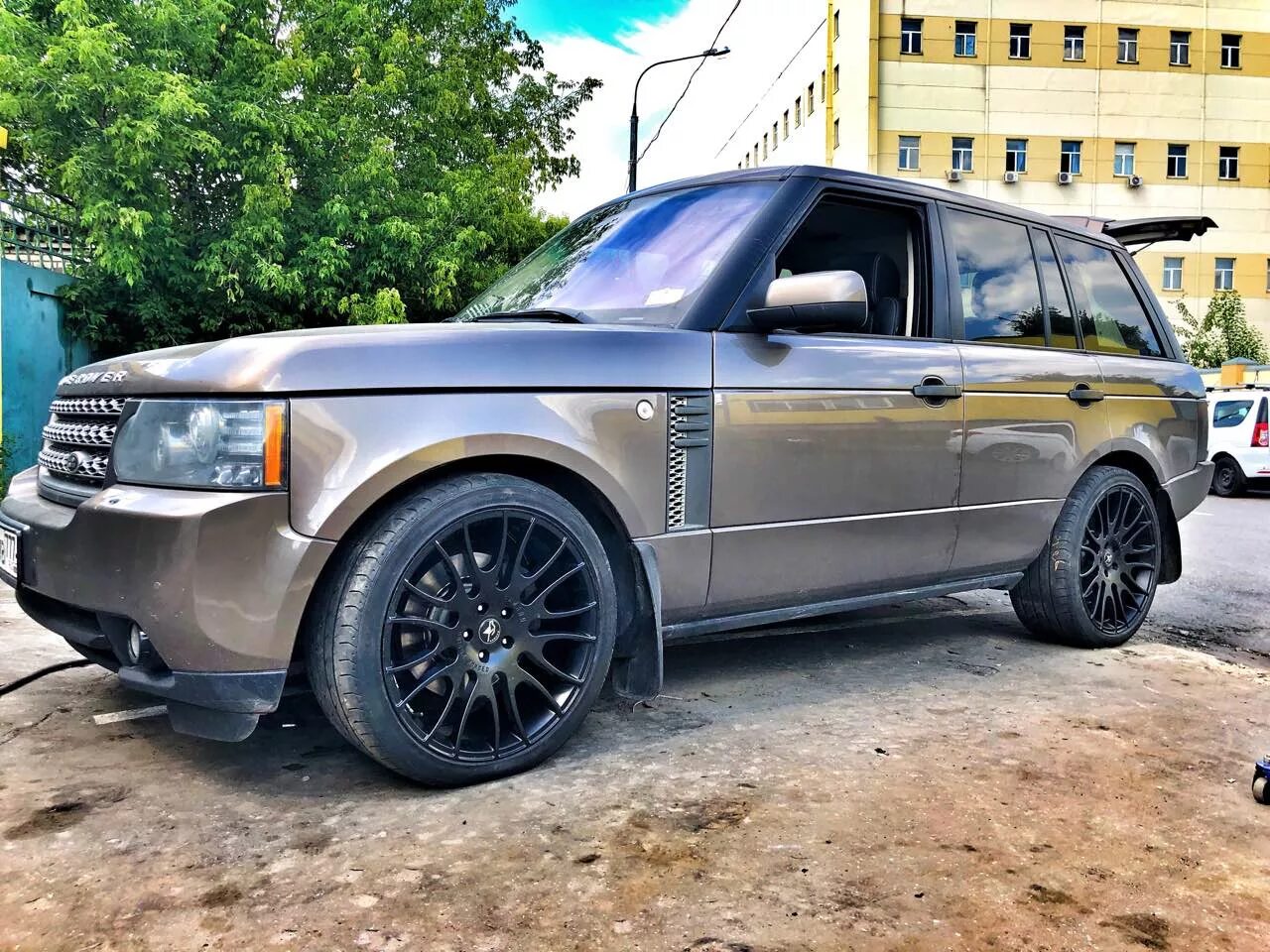 Рендж ровер вог 3. Range Rover 3 r22. Диски range Rover l322. Range Rover l322 r22. Диски Hamann range Rover 3.