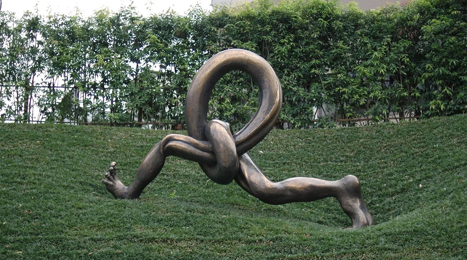 Необычные скульптуры. Далат вьетнам достопримечательности. Фотоманипуляции хусейна шахина. Ресторан на дереве япония. Чад найт скульптор.