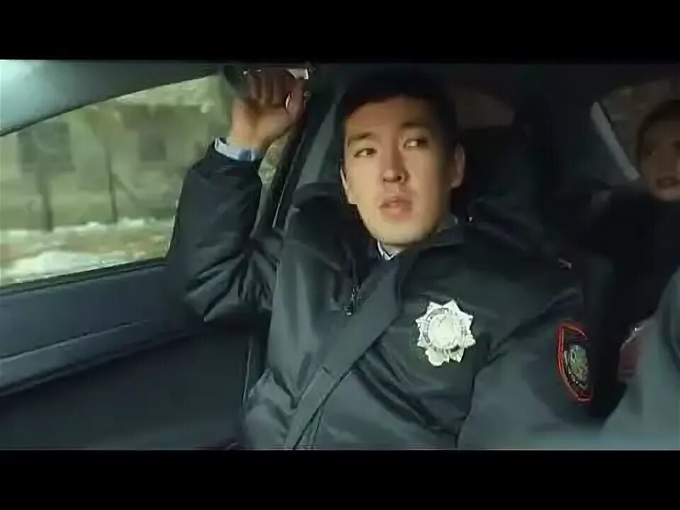 Гаишник из казахстана блогер. Казахский гаишник. Дорожная полиция казахстана. Гаишники в казахстане. Полицейский жезл.