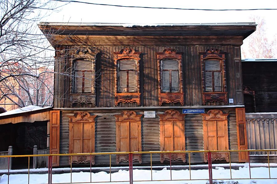 Тюмень памятники деревянного зодчества Тюмень. Старинные здания Тюмени: дом ф.и.Рубцовой. Деревянное зодчество Тюмени Дзержинского. Тюмень дом Рубцовой ул.Дзержинского.