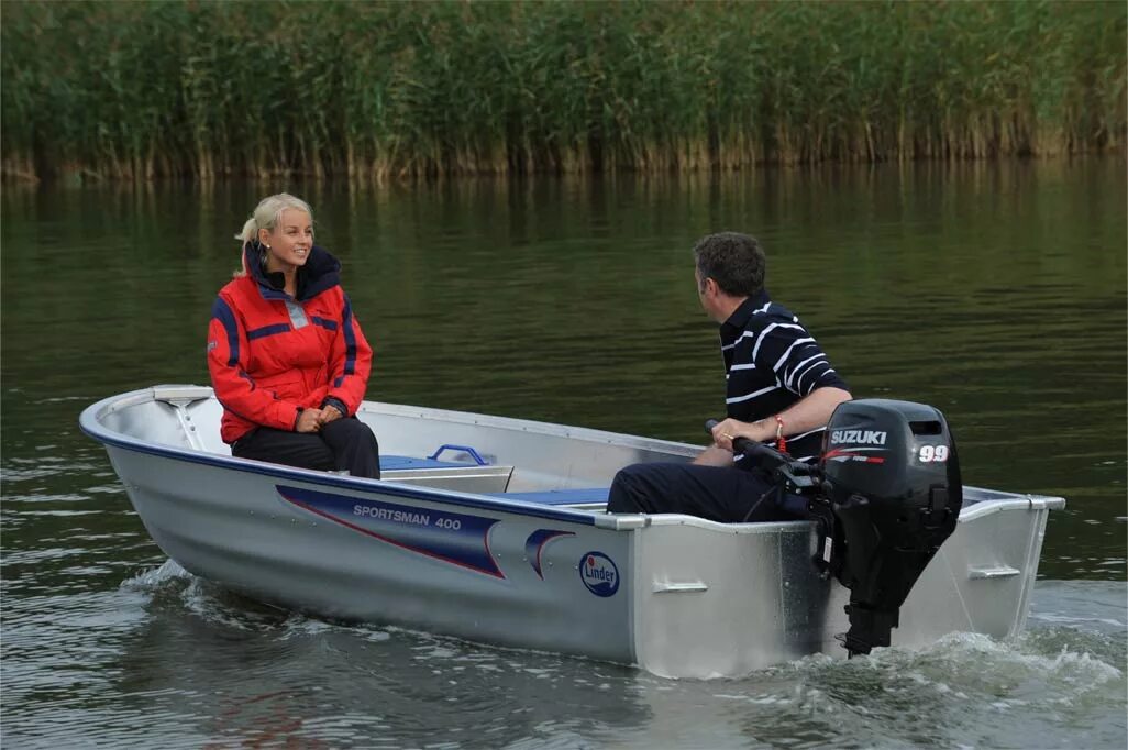 Лодочный мотор 9.8 купить в москве. Сузуки 9.9 лодка с мотором. Linder Sportsman 400. Алюминиевая моторная лодка Linder Sportsman 355. Лодочный мотор Судзуки 9.9.