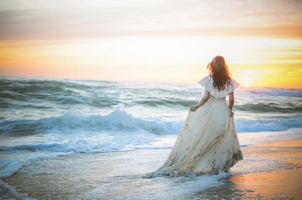 Девушка у моря. Девушка в парео. Фотосессия на море. Красивые девушки на море. Девушка-море.