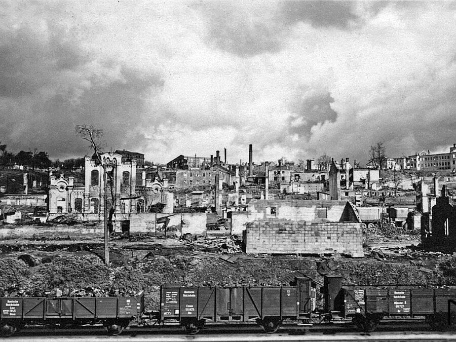 Смоленск 1941 год. Разрушенный смоленск 1943. разрушенный смоленск 1941. разрушенный смоленск в годы войны. смоленск после войны 1941-1945.