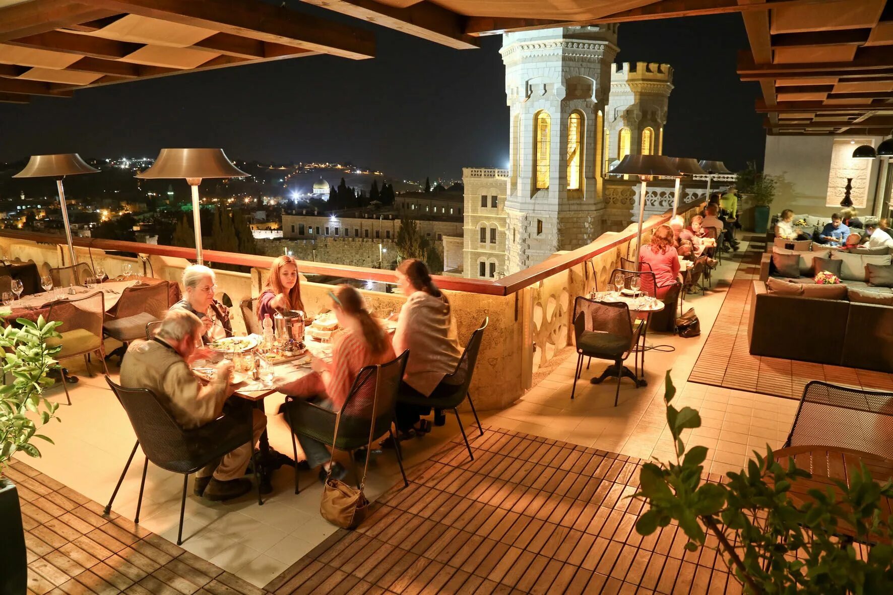 Иерусалим большая бронная. Ресторан иерусалим веранда. Иерусалим большая бронная. Ресторан иерусалим на бронной. Ресторан иерусалим в синагоге.