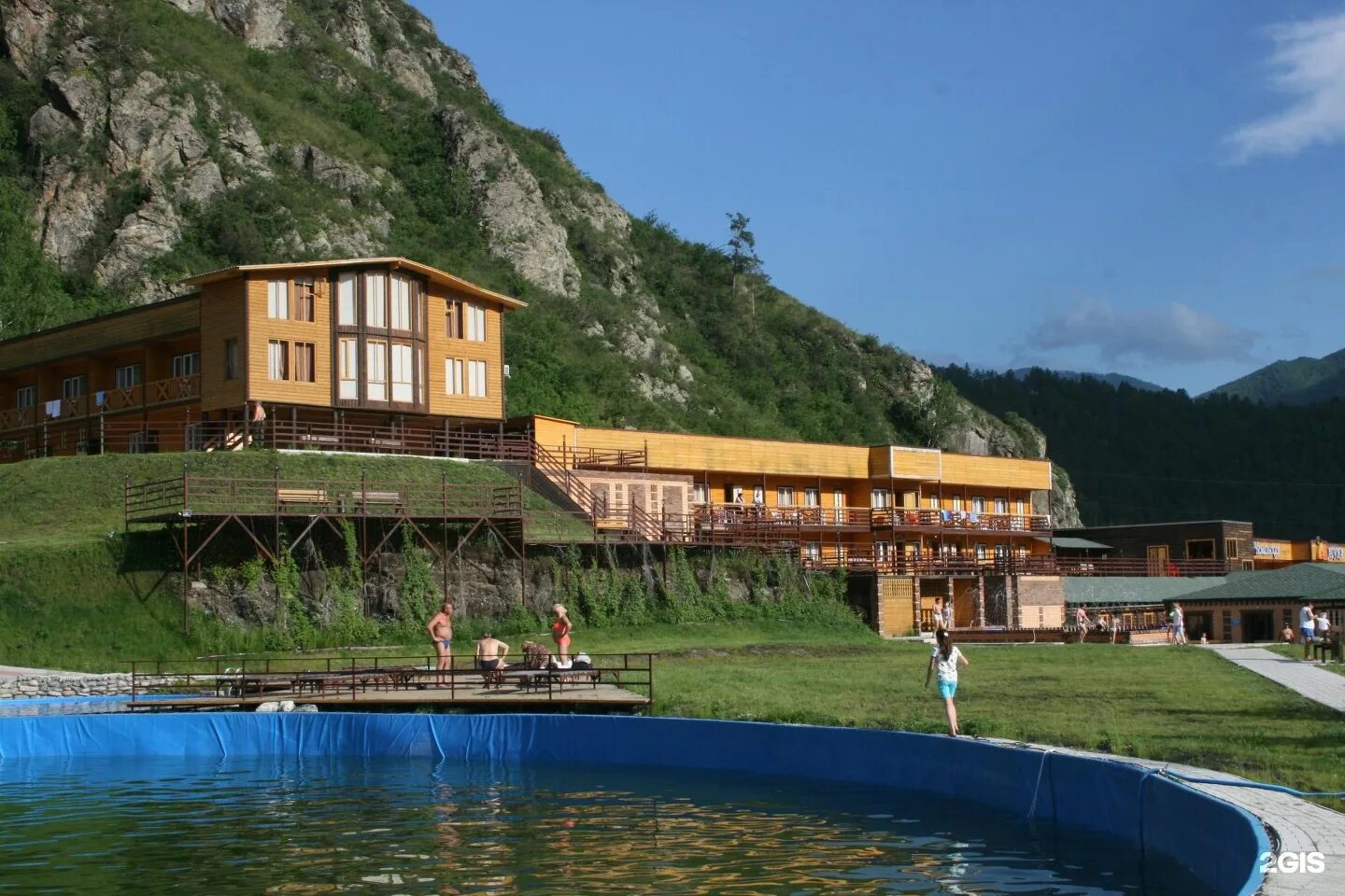 турбаза царская охота горный алтай. чемал стори бассейн горный алтай. бассейн в чемале. чемал стори. чемал стори бассейн.