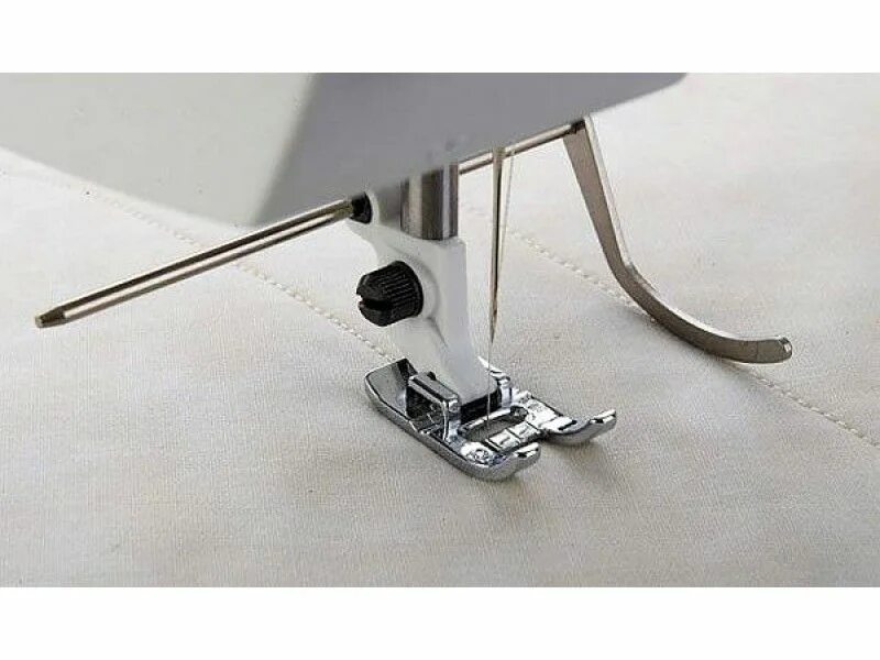 Направляющая лапка для швейных вельекс. Лапка для пришивания шнура джаноме. Лапка для отстрочки хускварна. Прижимные лапки для швейных машин джаноме. Регулируемая прижимная лапка для швейной машины джаноме.