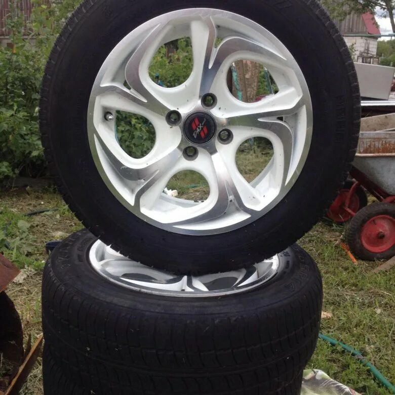 Гранта литые диски 14 разболтовка. Диск литой r14 4х98 ваз. Диски 14 пенза. Колёса с дисками 14. Разболтовка киа спектра амулет.