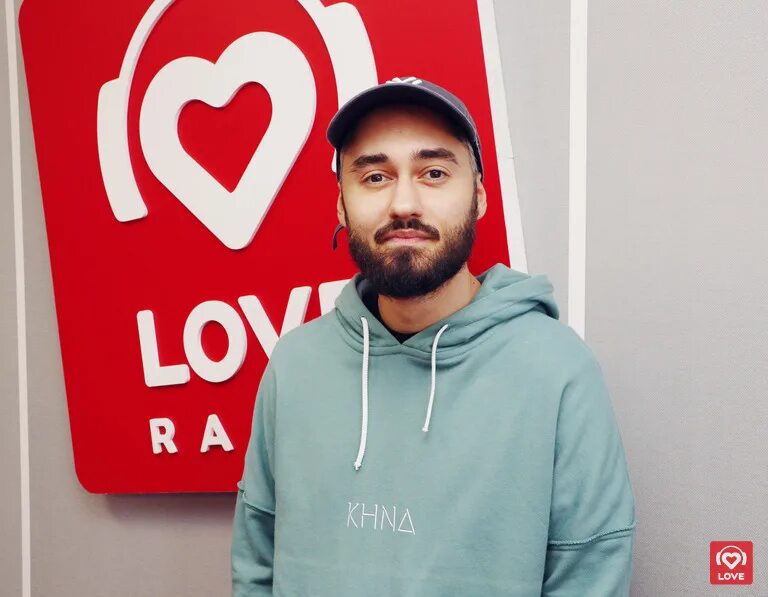 Песню radio исполнитель